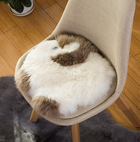 ムートン　クッション