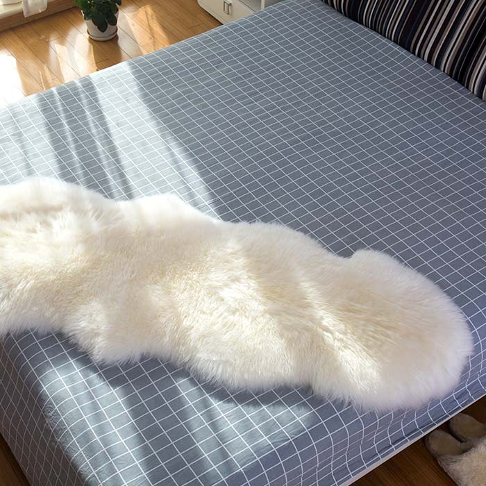 ニュージーランド原皮のムートン長毛フリース ホワイト; ２匹タイプ170-175*60cm; 中国ムートン製品メーカー.