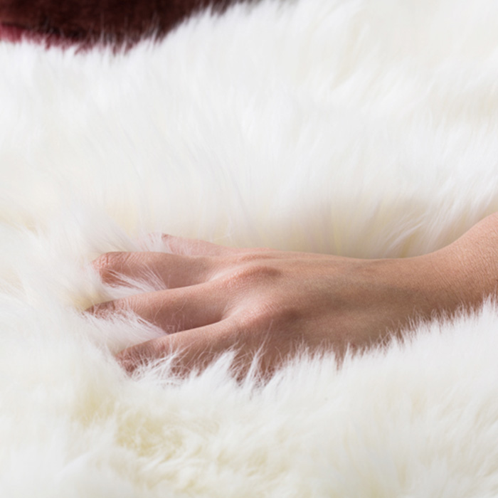 ニュージーランド原皮のムートン長毛フリース ホワイト; ４匹物 170-175*100cm; 中国のシープスキン　メーカー.